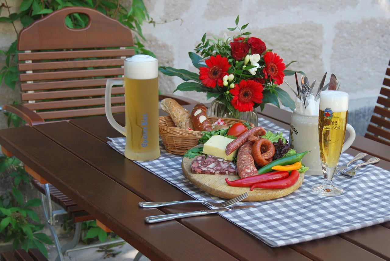 Der Schwan Hotel & Restaurant Schwanstetten ภายนอก รูปภาพ